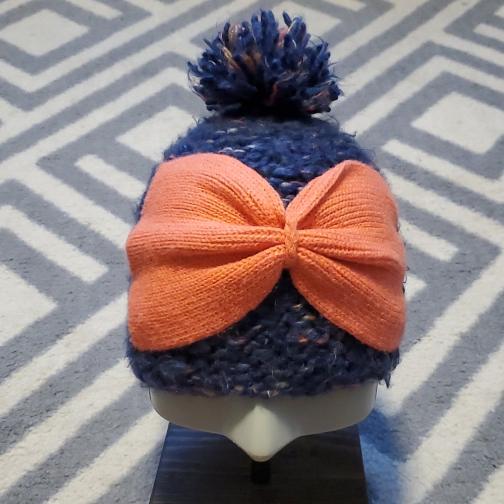 Bow pompom hat